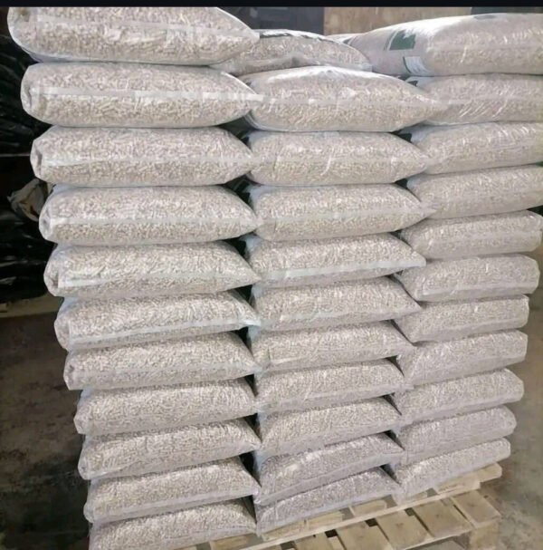 Peleți amestec – Palet cu 67de saci (15 kg/sac)